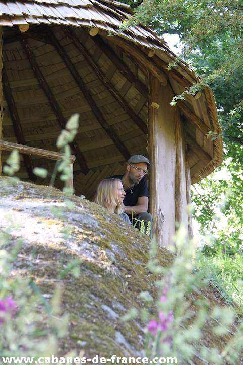 2199 Cabane en bois dans les Pays de la Loire, nichée au cœur de la nature verdoyante.