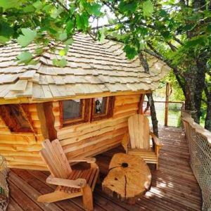 cabane-dans-les-arbres-1-camping-plage-midi-settons