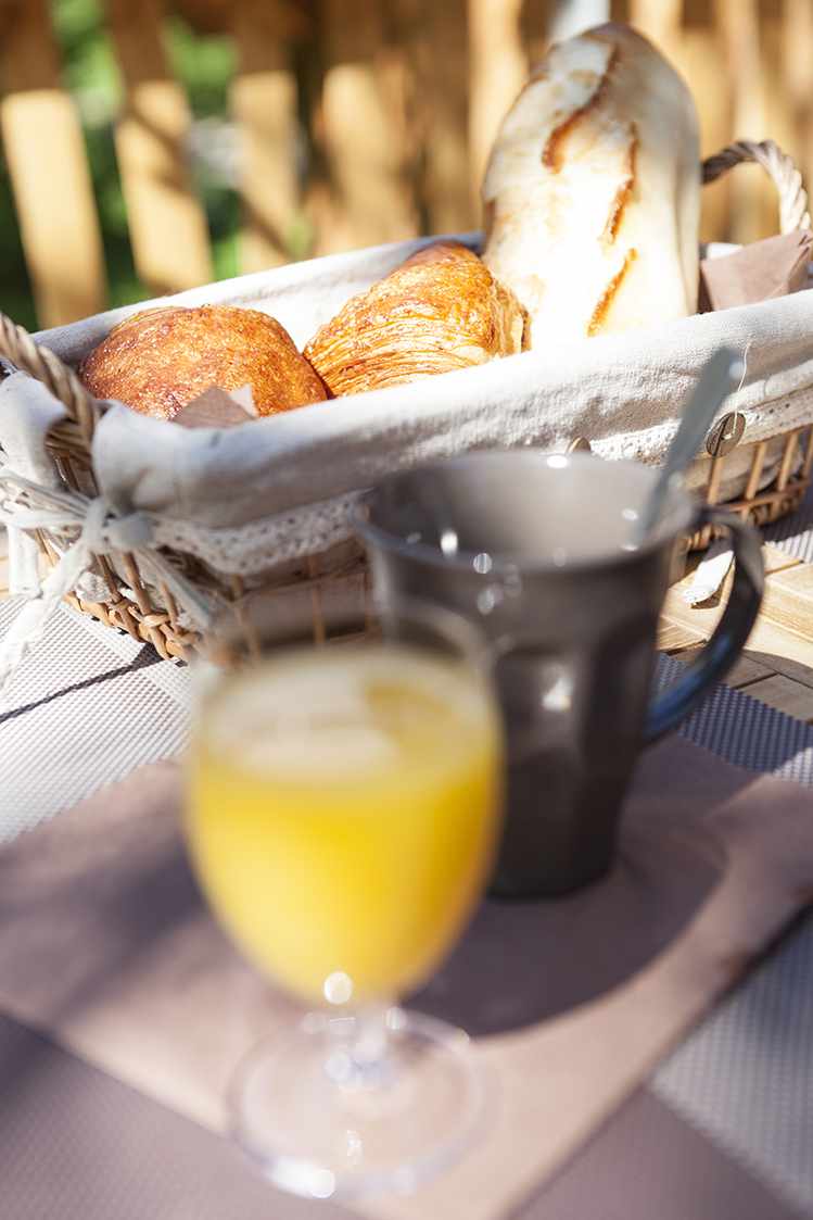 photojp-angei-jp-angei2465 Hébergement insolite en Auvergne-Rhône-Alpes avec petit-déjeuner gourmand et boissons.