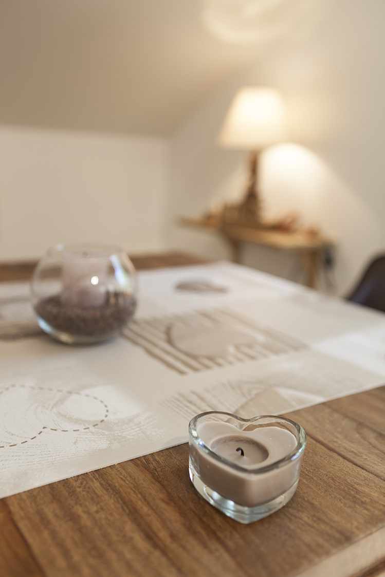 photojp-angei-jp-angei2480 Hébergement insolite en Auvergne-Rhône-Alpes avec une ambiance chaleureuse et décor cosy.