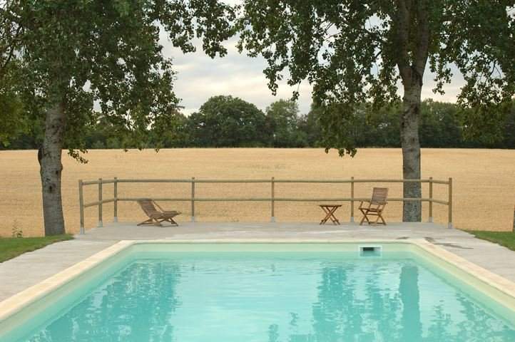 Piscine au Château du Vau