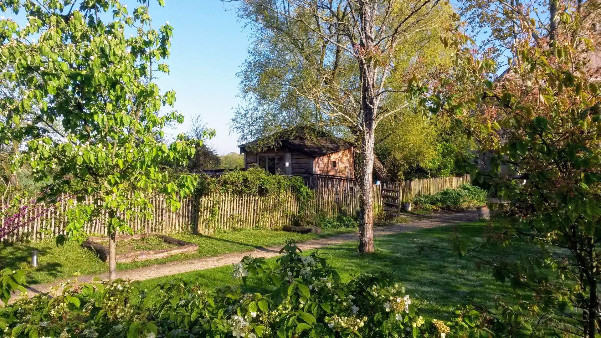 Cabane_sur_eau_Family_Ecolodge_01