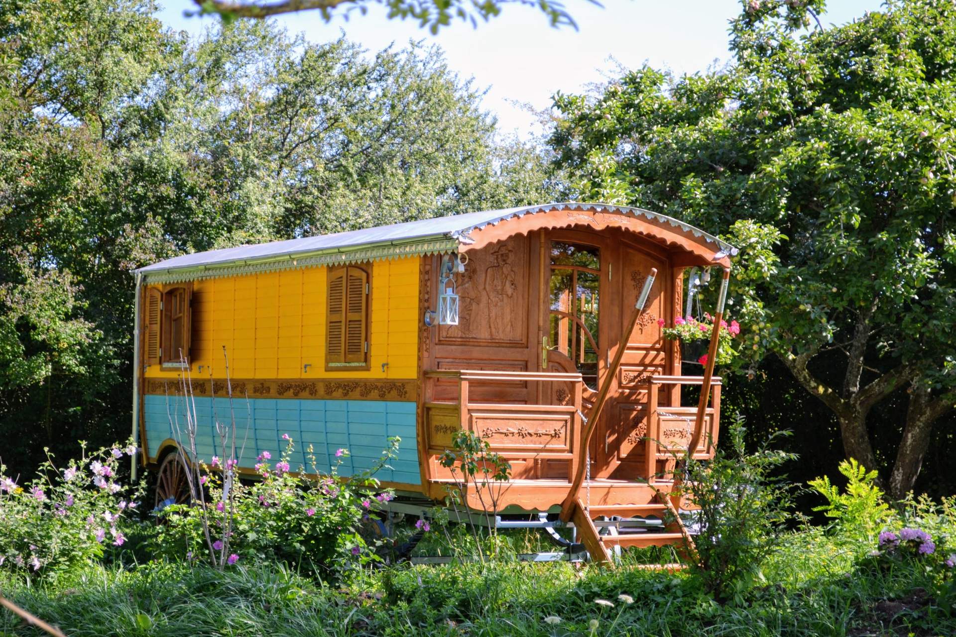 Family-Ecolodge_Roulotte