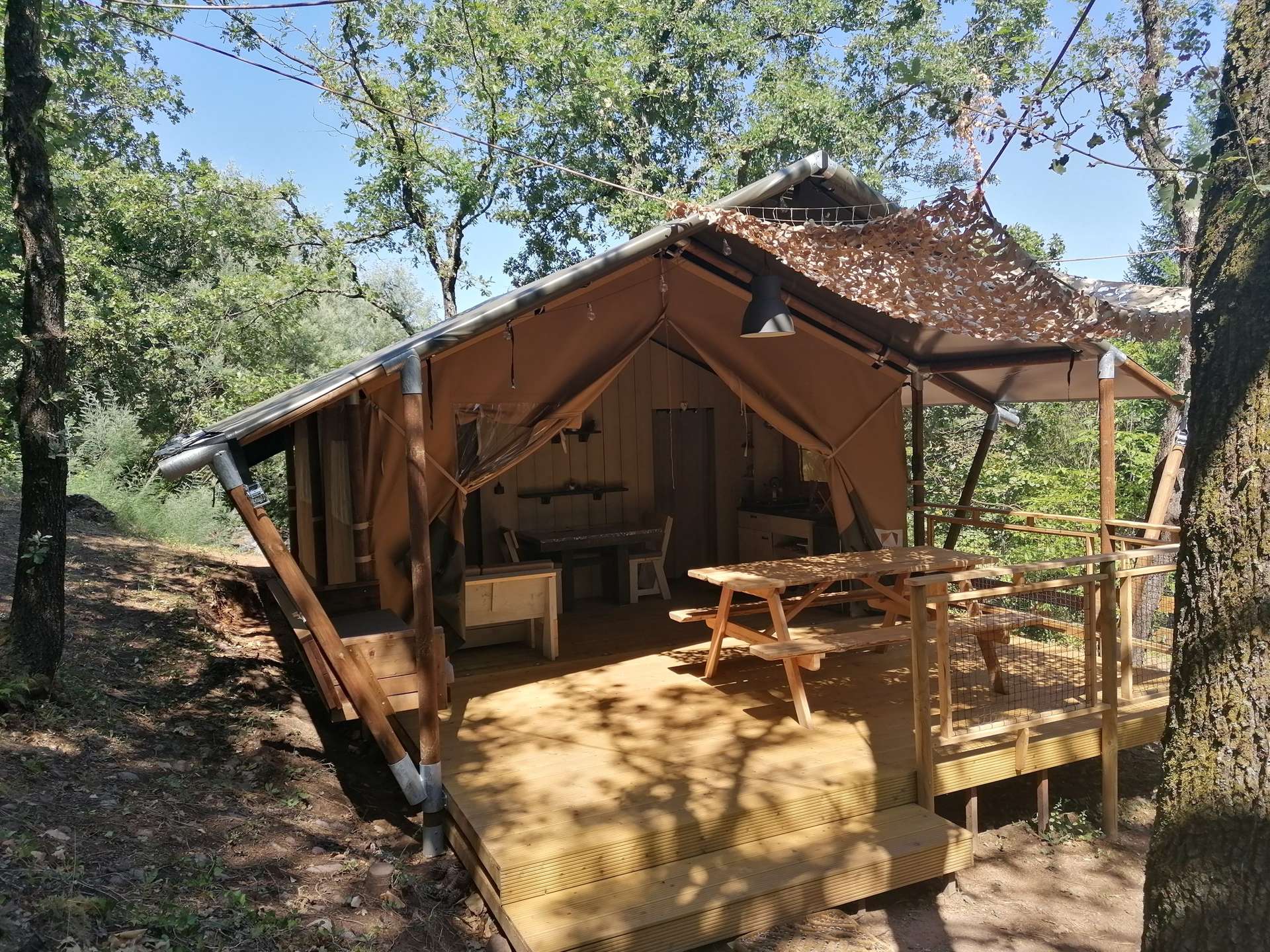 IMG_20200815_150402 Tente lodge en bois avec terrasse, nichée dans la nature verdoyante du Languedoc-Roussillon.