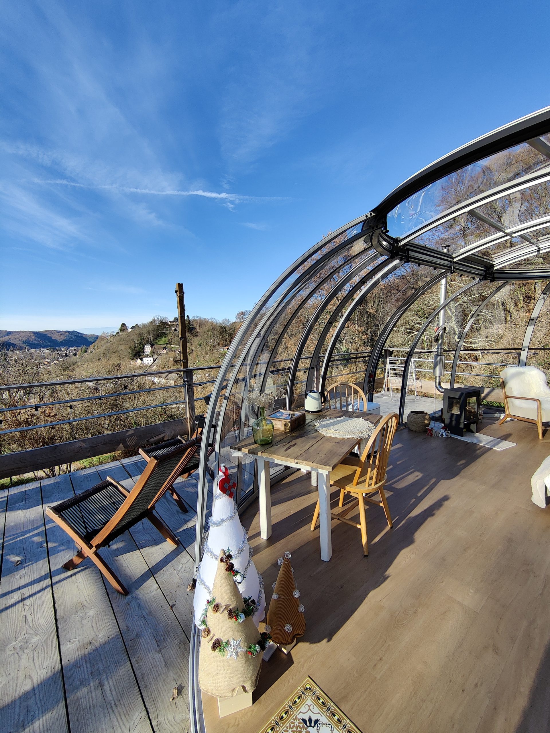 IMG_20221221_152040 Hébergement insolite en Midi-Pyrénées : bulle transparente avec vue panoramique.