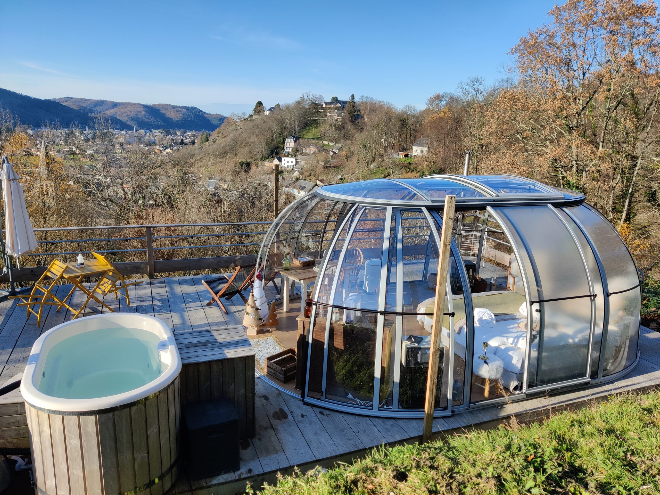 IMG_20221221_152211 Hébergement insolite en bulle transparente avec jacuzzi et vue panoramique sur la vallée.