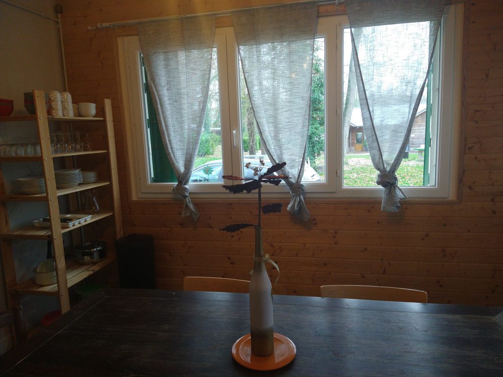 ratatouille11 Hébergement insolite en bois à Champagne-Ardenne, avec vue sur la nature et décor chaleureux.