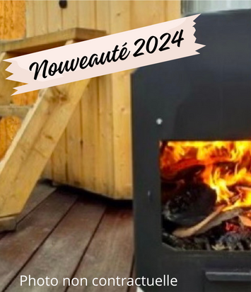 Spa privatif chauffe au feu de bois Hébergement insolite en bois avec poêle à bois, ambiance chaleureuse et accueillante.