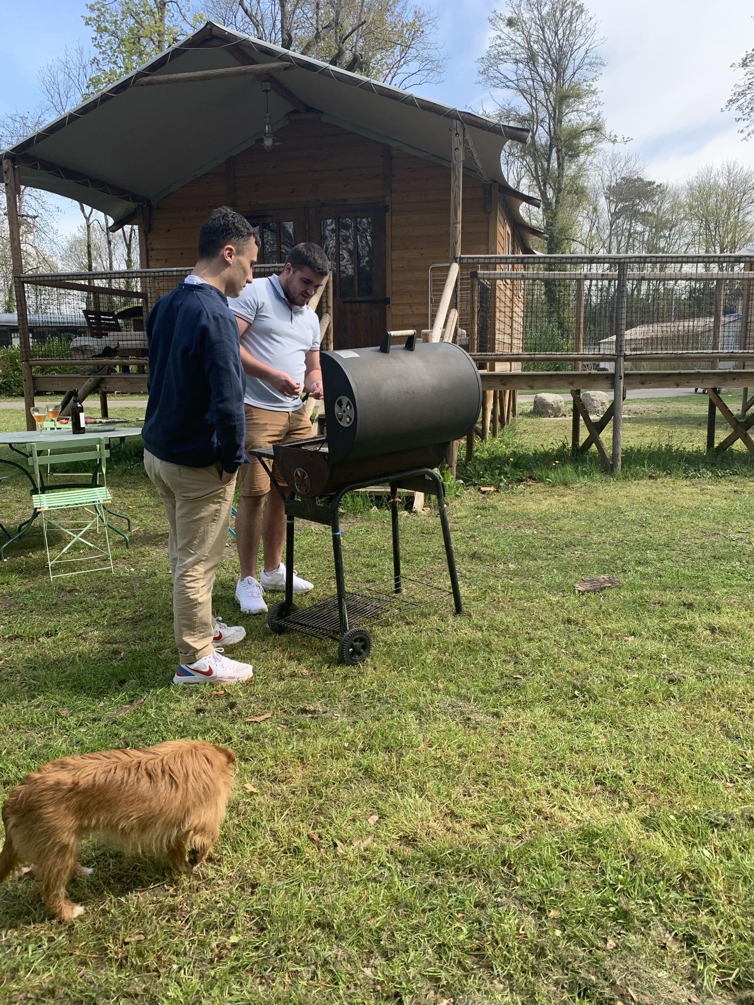 IMG_0733 Hébergement insolite en tente safari à Champagne-Ardenne, barbecue en plein air.