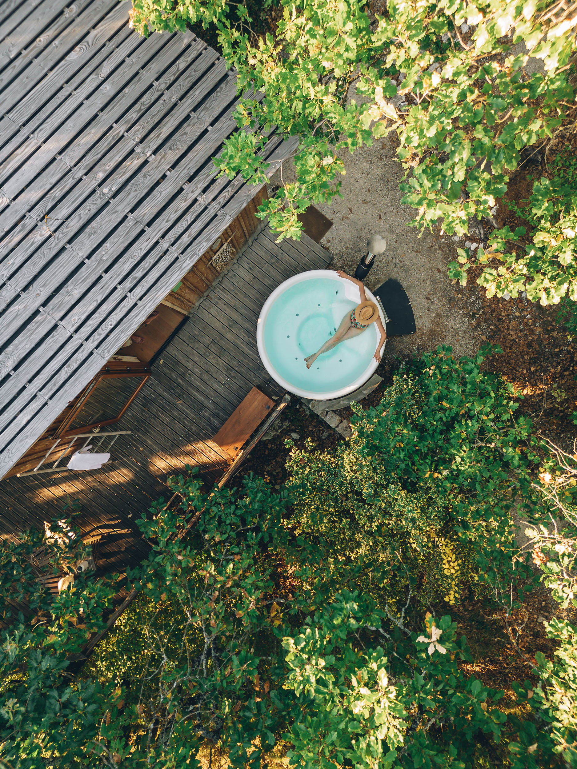 PELLA-ROCA-Cabane-Spa-2-_-spa-et-sauna-privatif-_-cr-@bestjobers-_-www.pella-roca-69