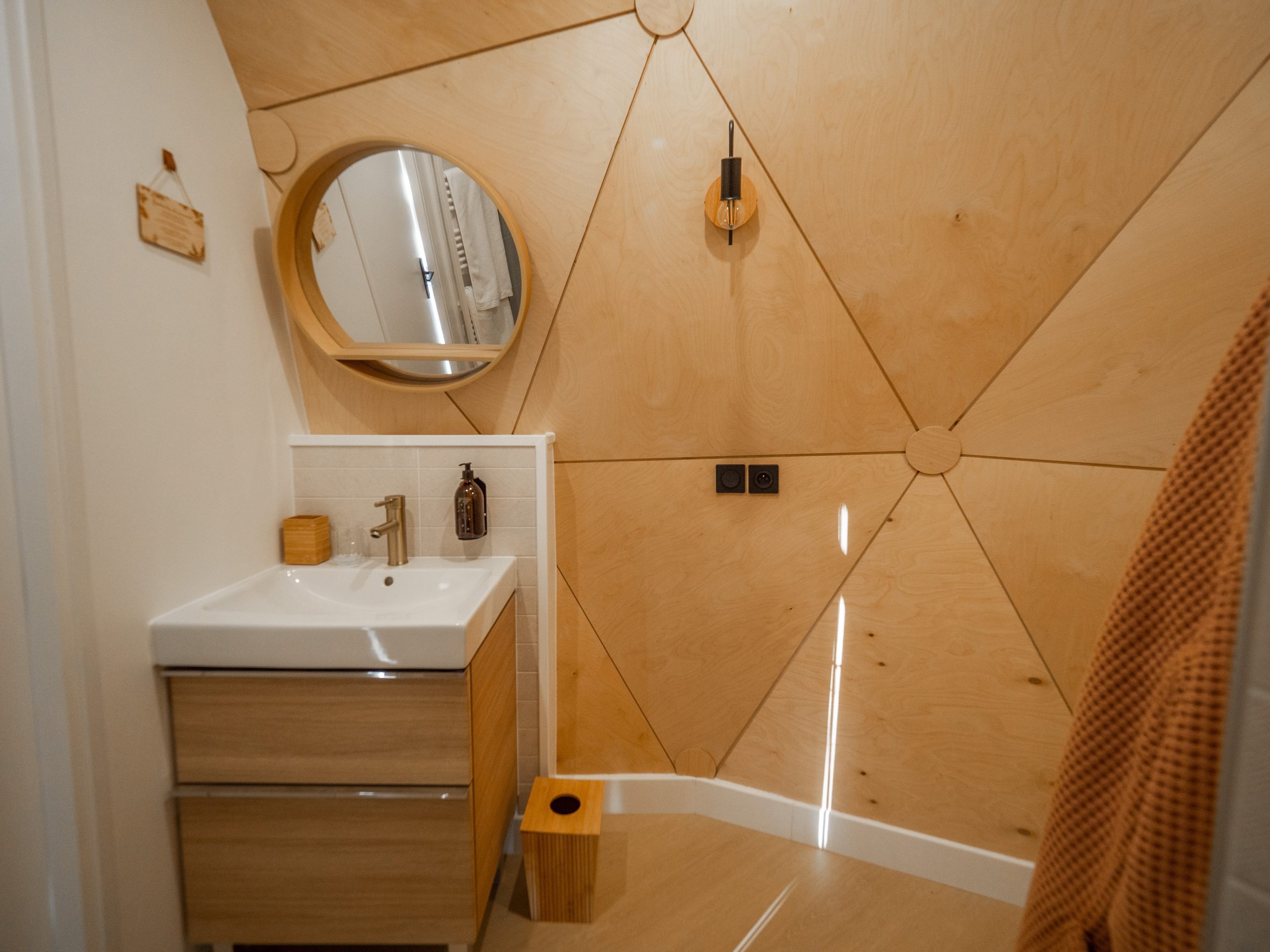 P2090074 Auvergne - Hébergement insolite