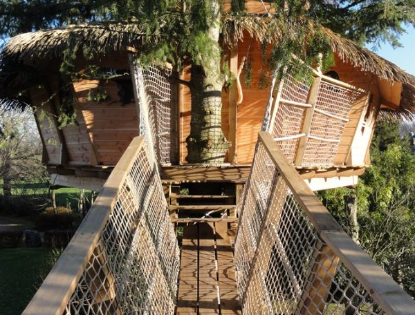 CABANE-AR-MAEN-du-Domaine-du-Jardin-de-pierre