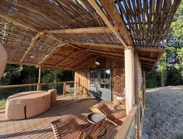 3AC44FB6-7495-4081-ACB1-8FB3F96C711C