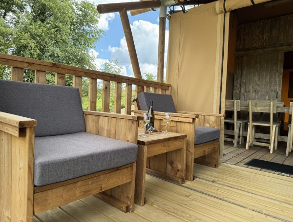 EDF403D0-66AC-4BC9-9F69-B2E4E7D93C26