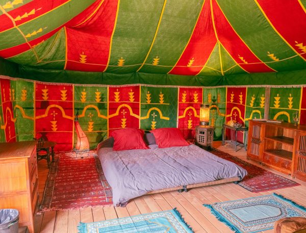Au-Bonheur-Nomade-Interieur-Tente-Caidale-Marocaine-1-10m