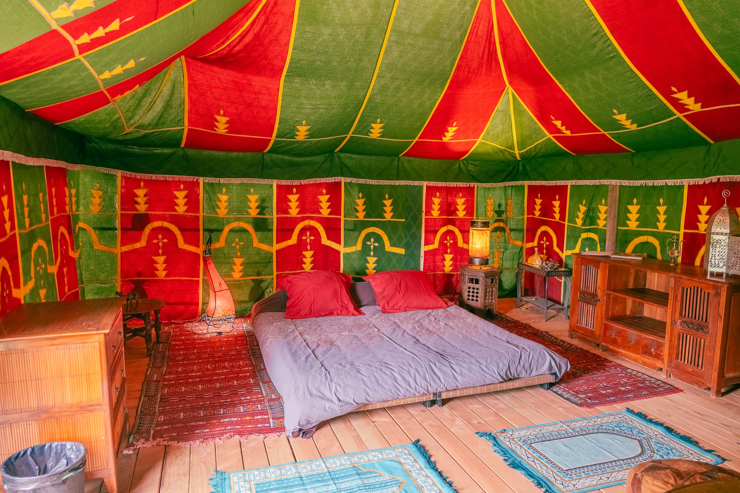 Au-Bonheur-Nomade-Interieur-Tente-Caidale-Marocaine-1-10m