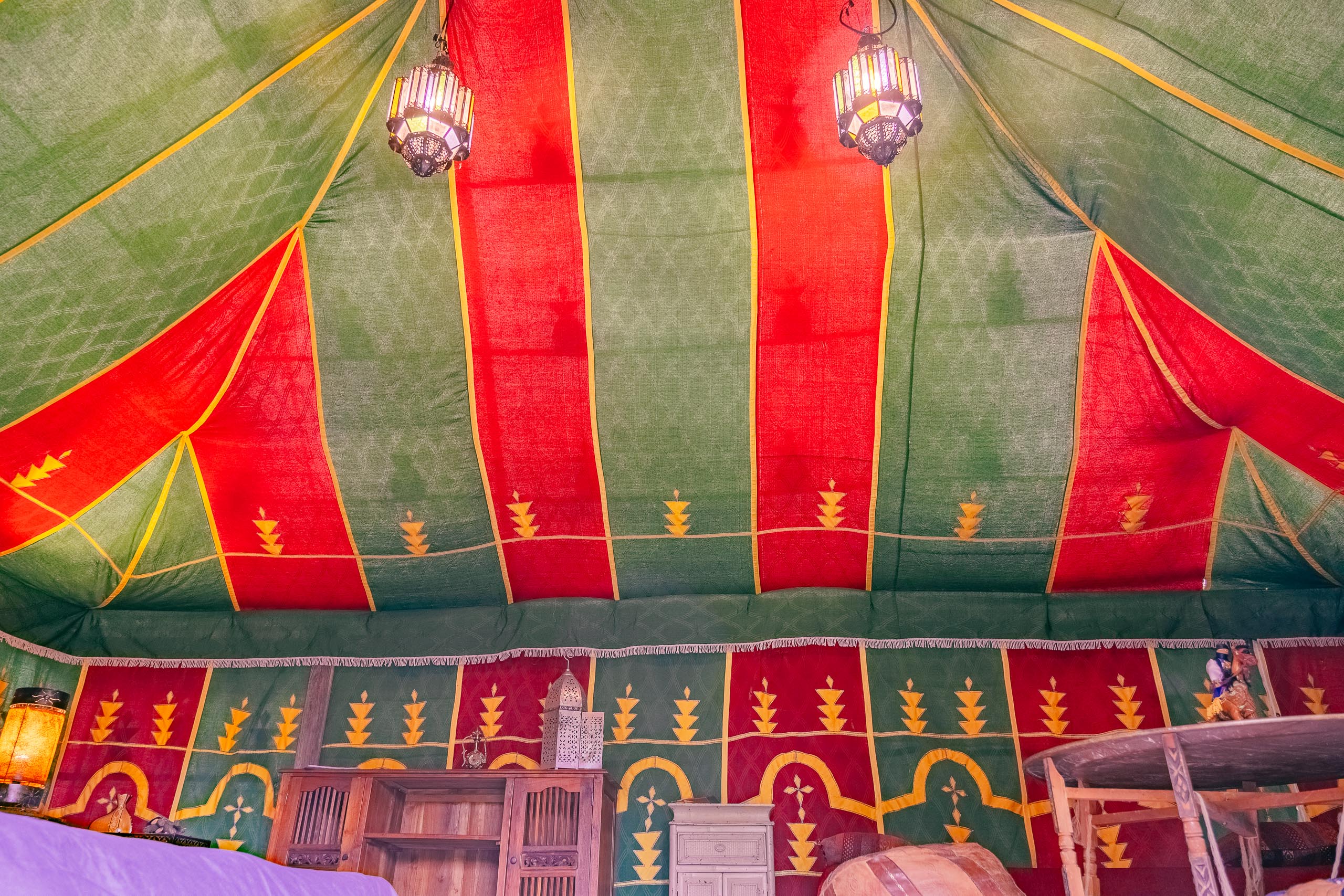 Au-Bonheur-Nomade-Interieur-Tente-Caidale-Marocaine-2-10m