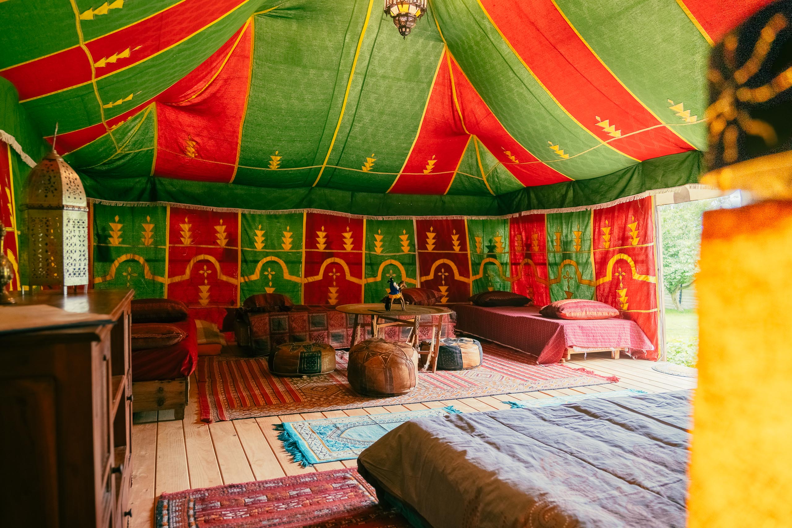 Au-Bonheur-Nomade-Interieur-Tente-Caidale-Marocaine-4-10m