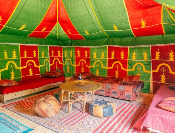 Au-Bonheur-Nomade-Interieur-Tente-Caidale-Marocaine-5-10m