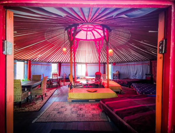 Au-Bonheur-Nomade-Magic-yourte-interieur-porte