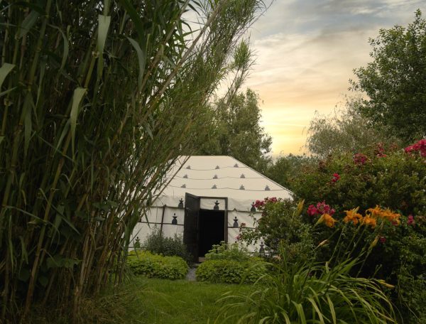 Au-Bonheur-Nomade-Tente-Caidale-Exterieur-1-mini