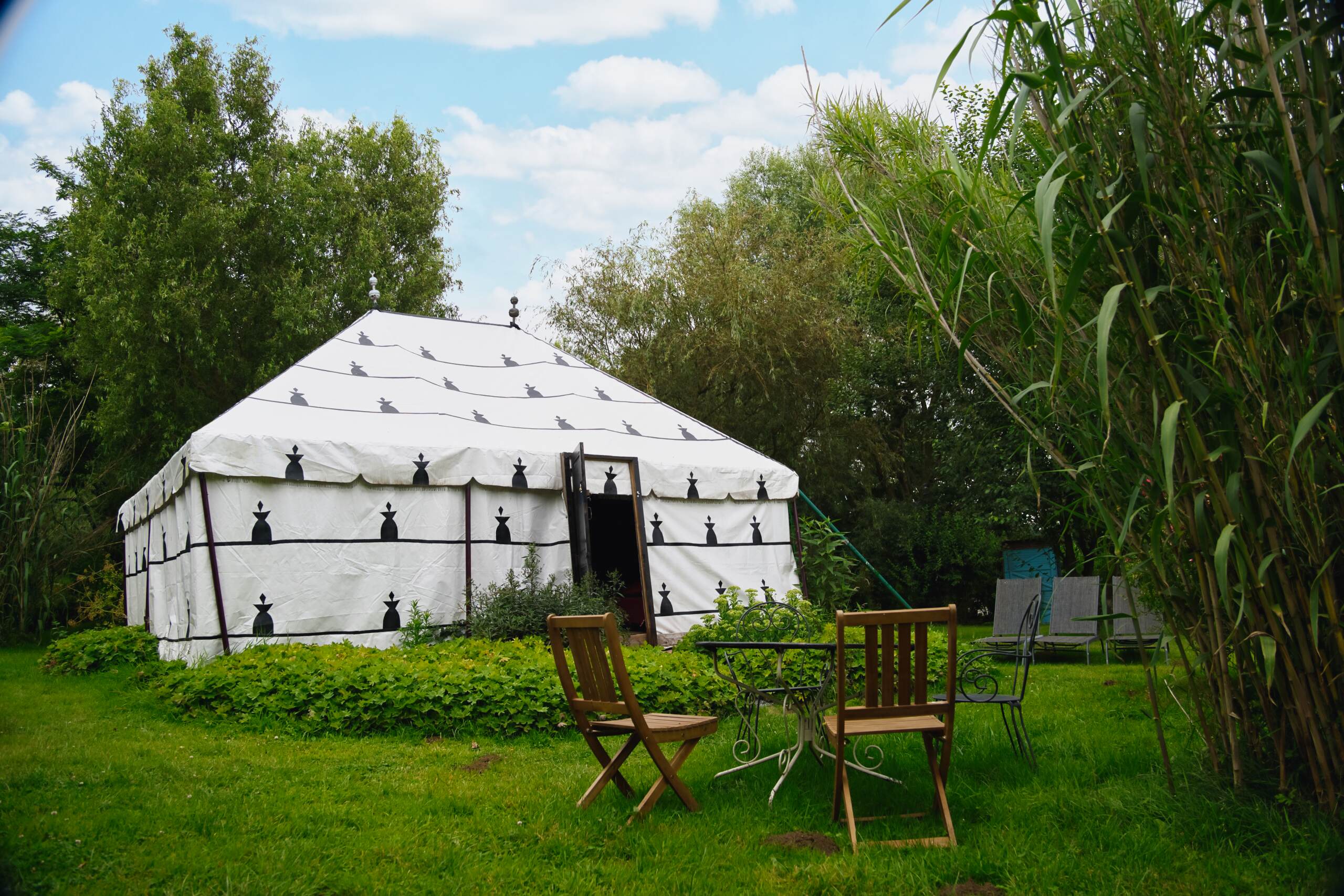 Au-Bonheur-Nomade-Tente-Caidale-Exterieur-3-mini