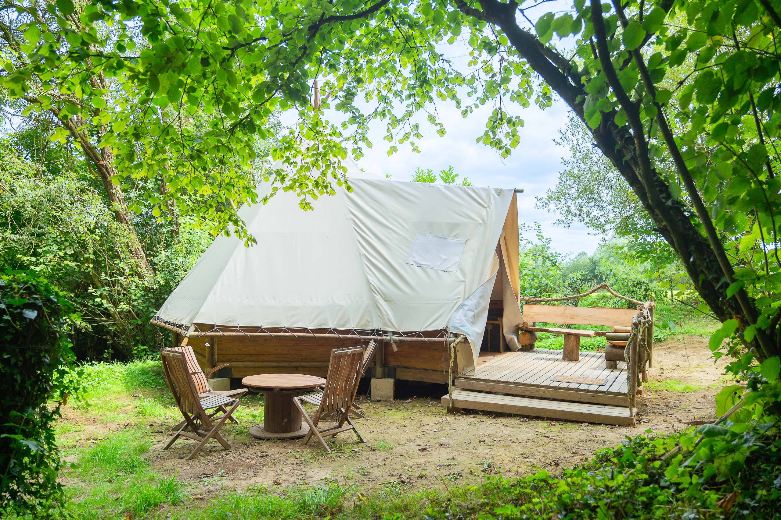 Au-Bonheur-Nomade-Tipi-Trappeur-Exterieur-1-10m