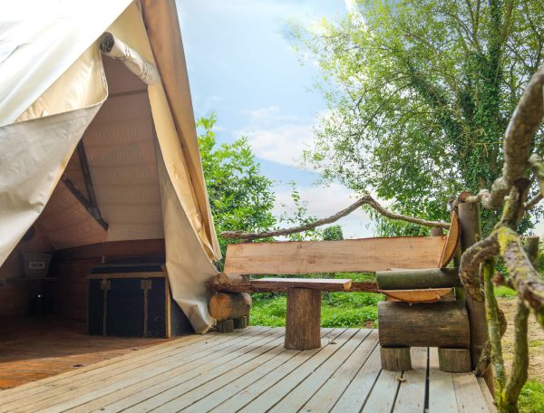 Au-Bonheur-Nomade-Tipi-Trappeur-Exterieur-1-mini