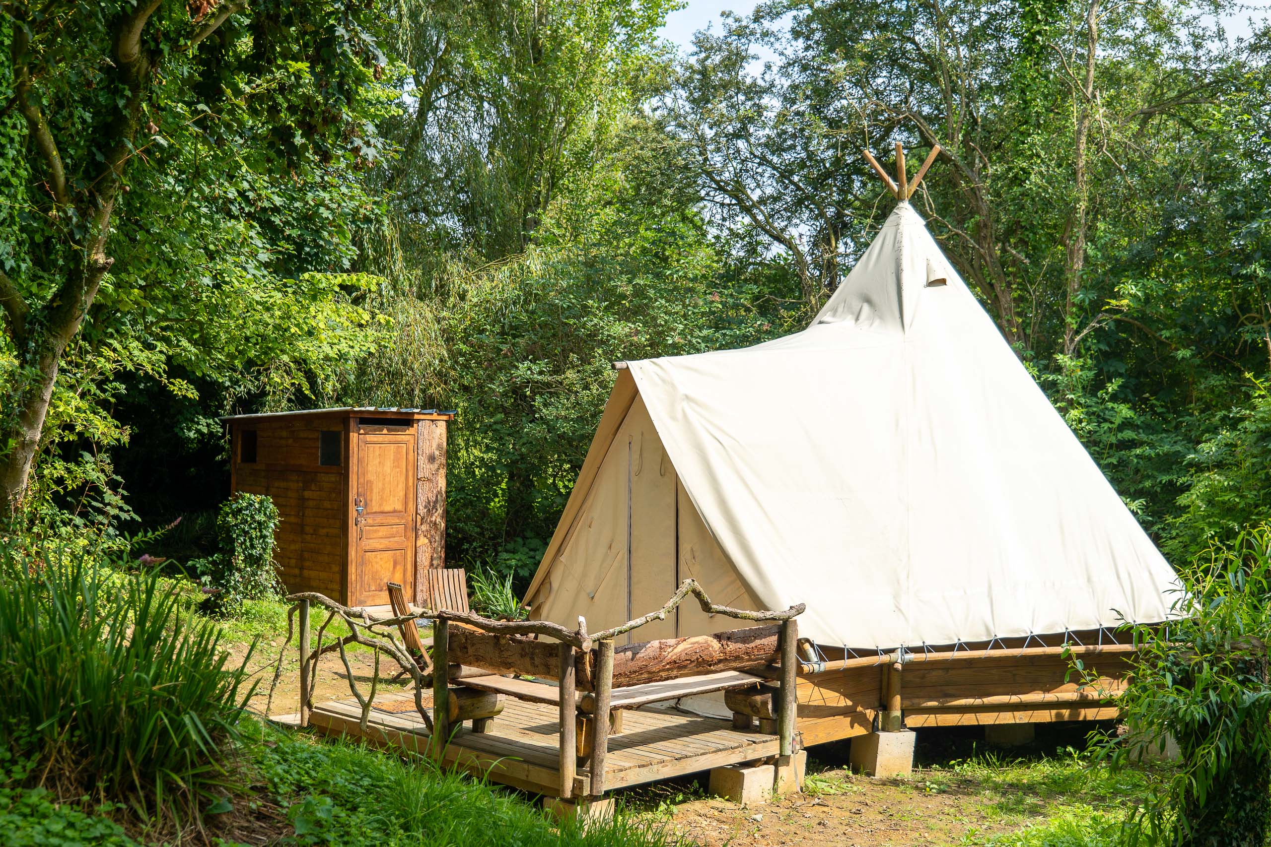 Au-Bonheur-Nomade-Tipi-Trappeur-Exterieur-4-10m