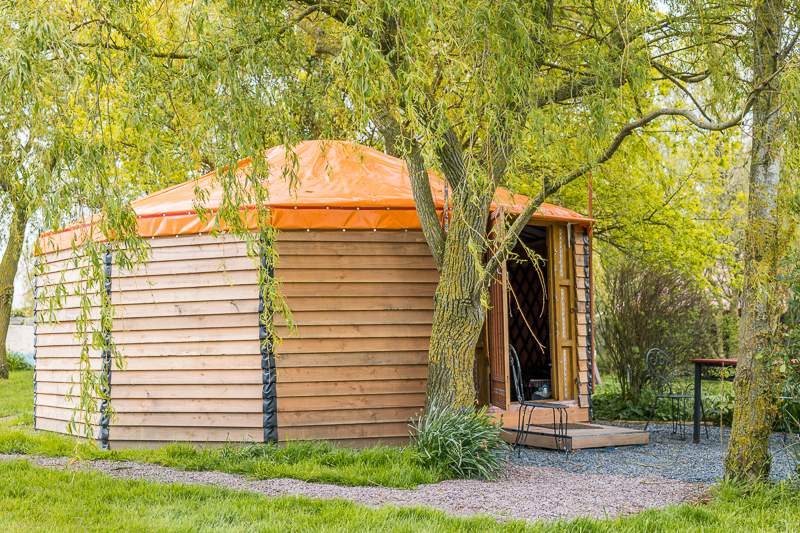 Au-Bonheur-Nomade-Yourte-Orange-Exterieur-1