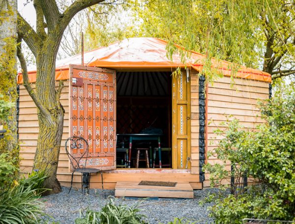 Au-Bonheur-Nomade-Yourte-Orange-Exterieur-2