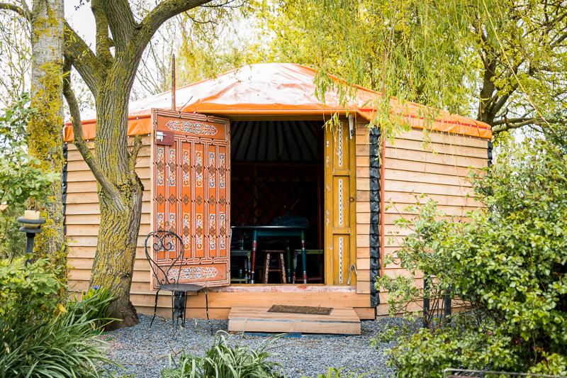 Au-Bonheur-Nomade-Yourte-Orange-Exterieur-2