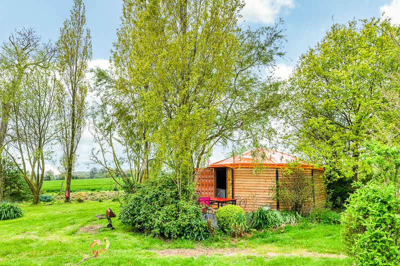 Au-Bonheur-Nomade-Yourte-Orange-Exterieur-3