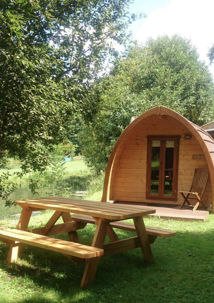 Le Pod, logement insolite au bord de l'eau au Danica