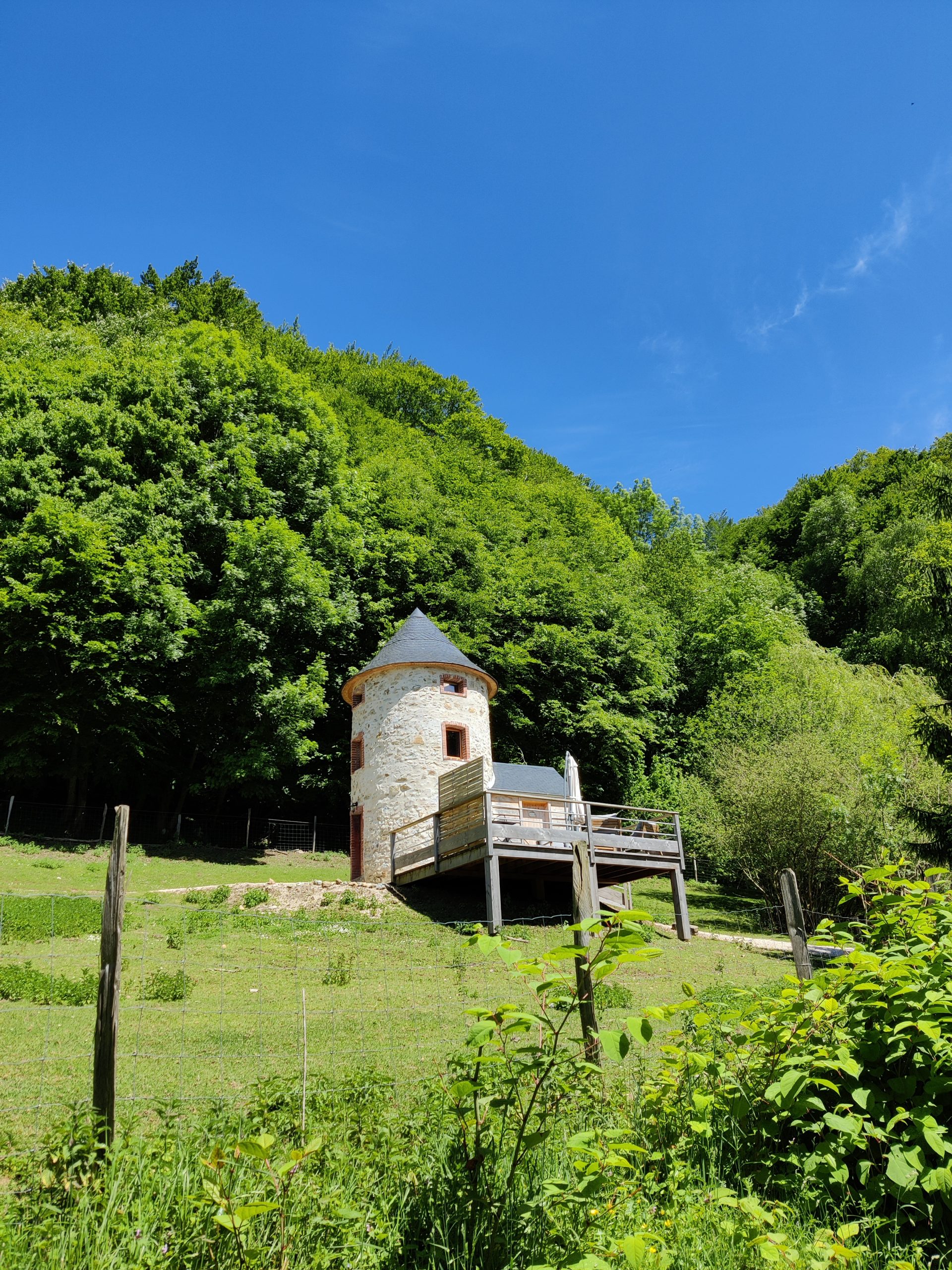 IMG_20210520_153724 Hébergement insolite en Midi-Pyrénées : un charmant pigeonnier en pleine nature.