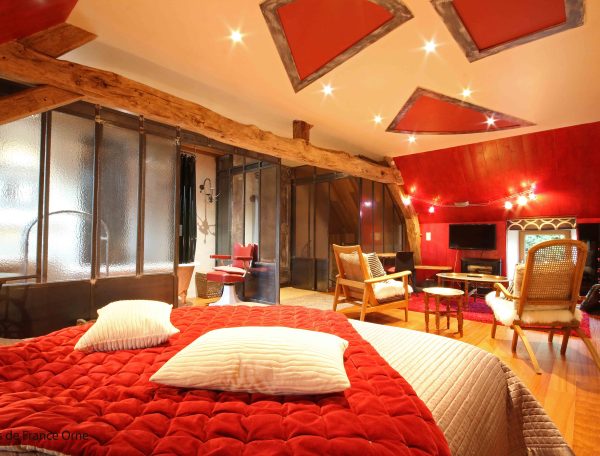 Chambre_nuit-insolite_La-Lande-de-Goult©GDF61-12