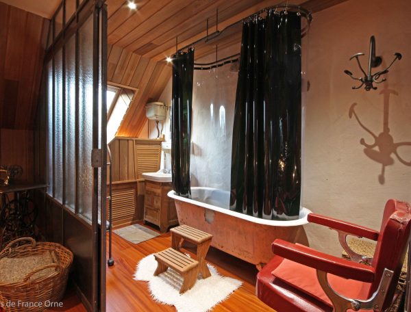 Chambre_nuit-insolite_La-Lande-de-Goult©GDF61-7