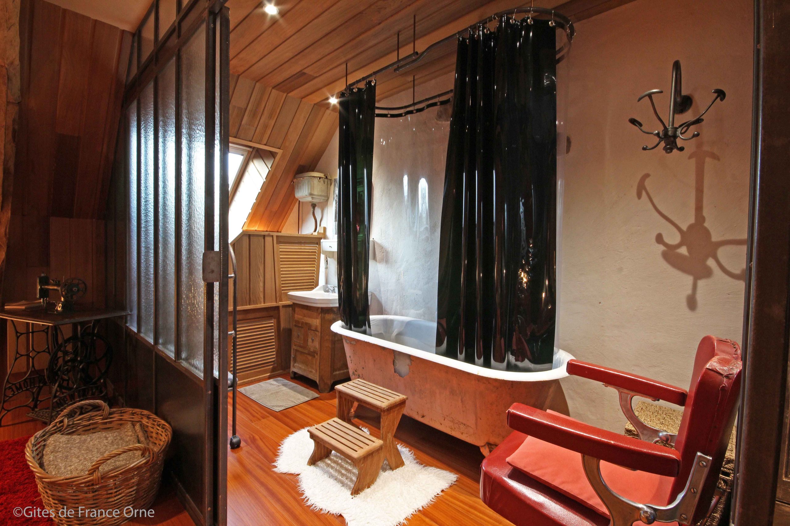 Chambre_nuit-insolite_La-Lande-de-Goult©GDF61-7