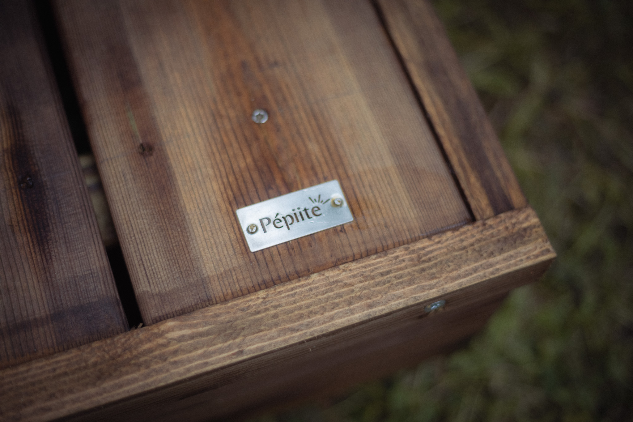 Hébergement en bois Pépite avec une finition artisanale et chaleureuse.