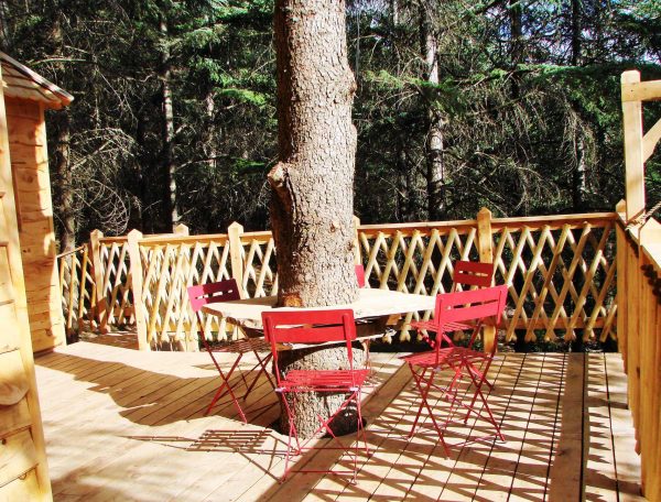 cabane-chevreuil-terrasse